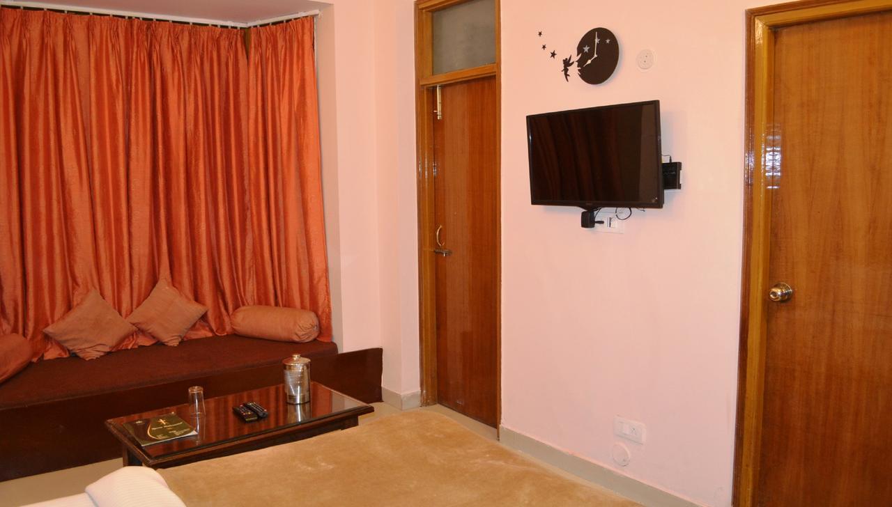 Oyo 19024 Majestic Oak Bush Hotel Mussoorie Kültér fotó